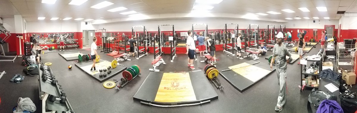 BulldogStrongot's tweet image. BF club checking in awesome job this morning along with last week's MVP @peytonj44. Gotta love the smell of plates and sausage! #BNF #successisearnednotgiven