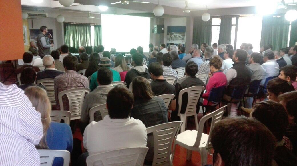 proagrosrl's tweet photo. #AHORA 👉🏼 Estamos en el Taller de #Garbanzo de la @eeaocoficial • #EEAOC #Campo #Agro #Agricultura #Agriculture https://t.co/eYCnud2evo