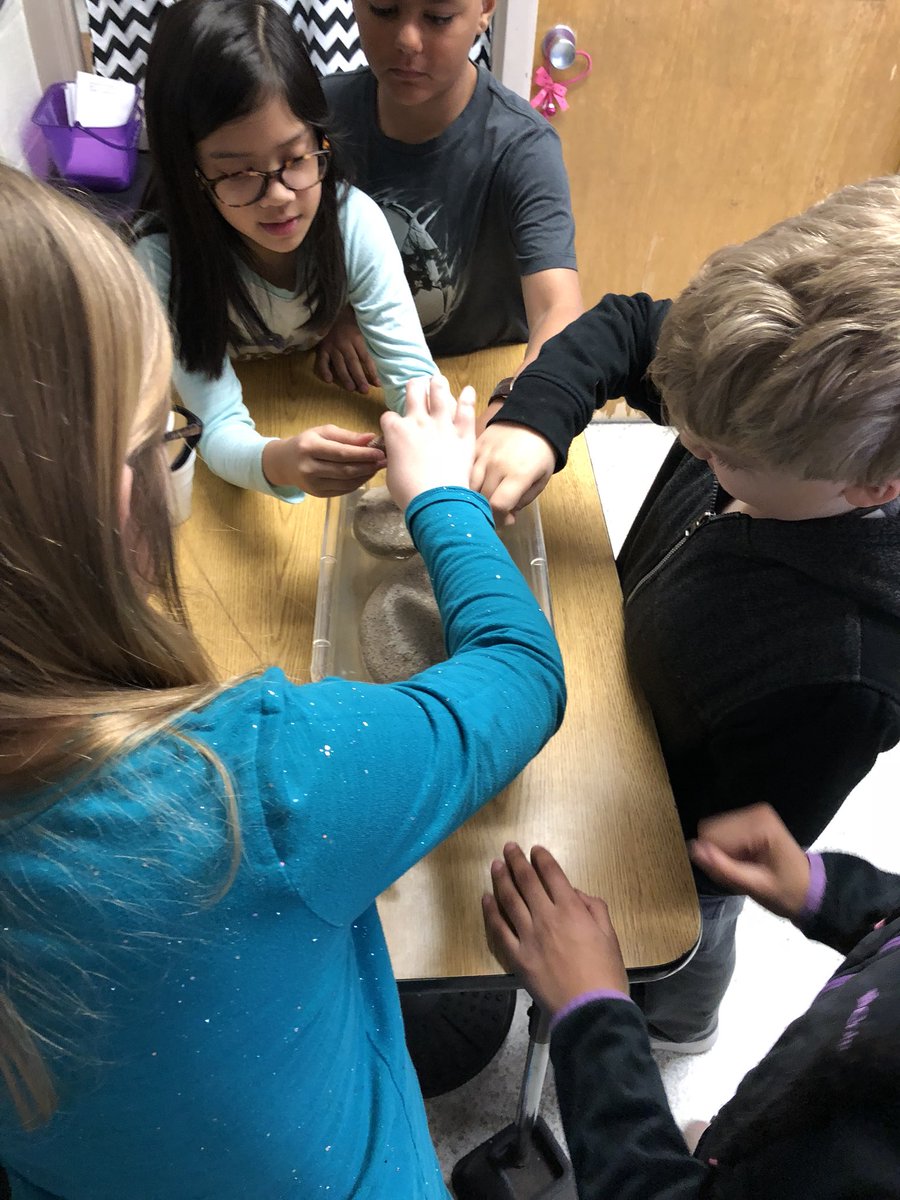 jenmalitvbcps's tweet photo. Checking out real floating pumice! Rewatched #BrainPOP Types of Rocks video first @GlenwoodES #MarchAppness #4thGators17 https://t.co/g2djxMytFT
