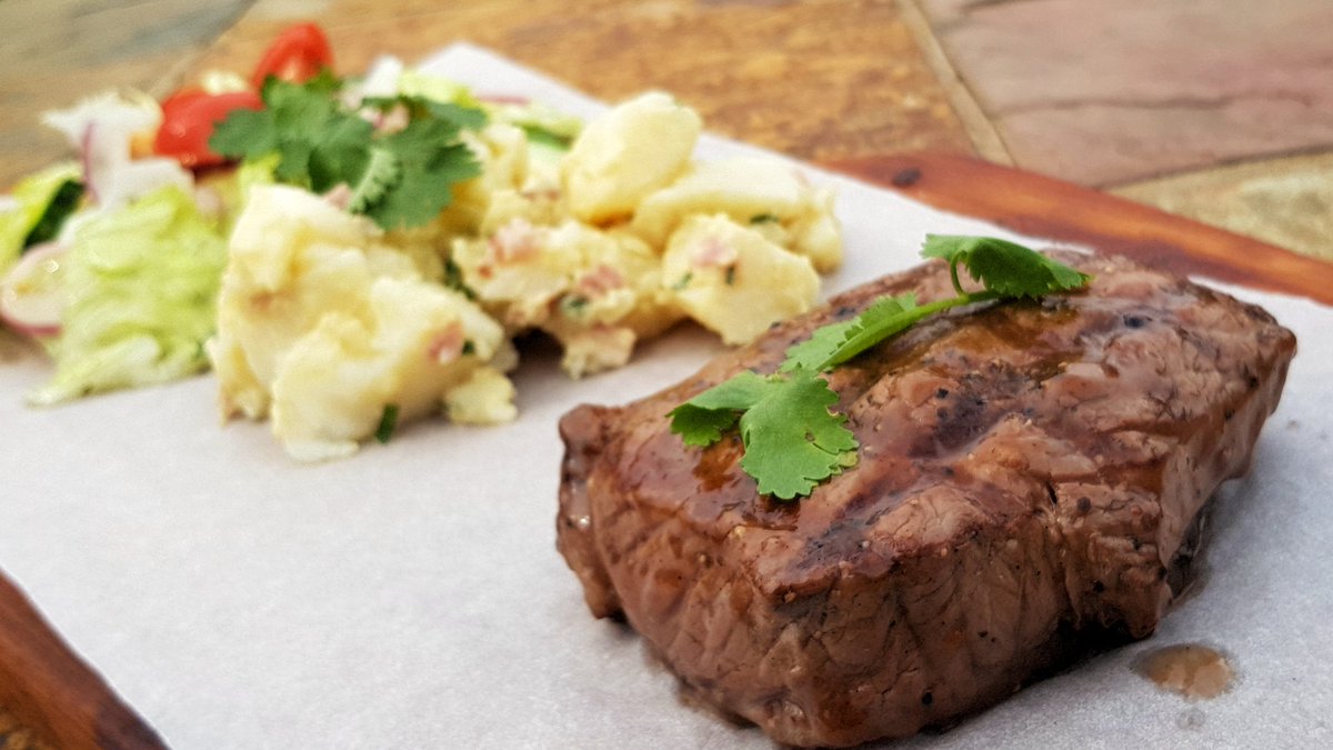 Come celebrate reaching half-way of this short week by by joining us for #SteakTuesday tonight!
That's R70 for a mouth-watering steak and any two sides!