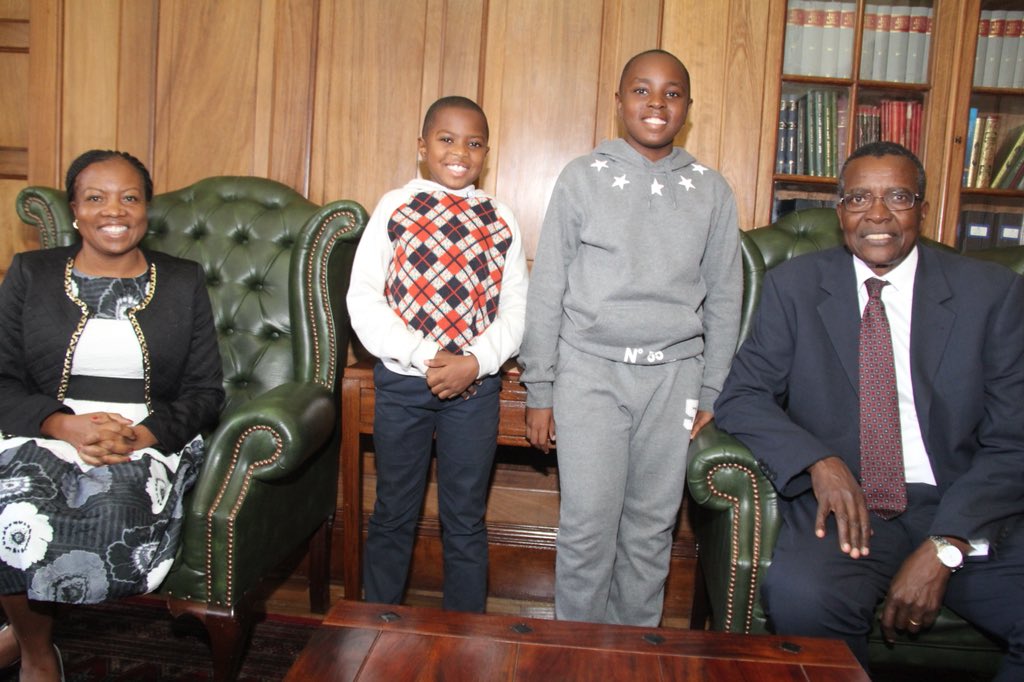 dkmaraga's tweet photo. Great meeting with gifted brothers Ryan Thuku, 11, and Jason Oyuchi, 8, and their mother Jacqy Oyuchi. I witnessed them reading with their eyes closed. https://t.co/8OuJCl07J1