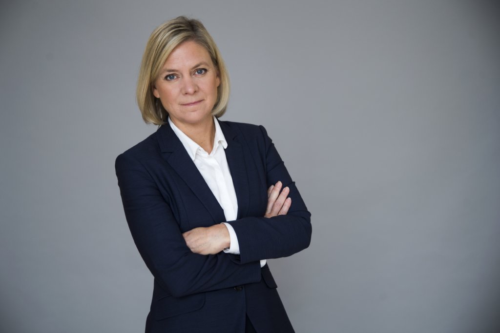 Skattebetalarna's tweet photo. Just nu cirkulerar inlägg i sociala medier där @socialdemokrat stoltserar med att ha höjt barnbidraget med 200 kronor. Samtidigt har de höjt andra skatter som gör att en vanlig småbarnsfamilj i år betalar 11 700 kronor mer i skatt än 2014. Grattis småbarnsföräldrar! #svpol https://t.co/hCRR6mXgX4