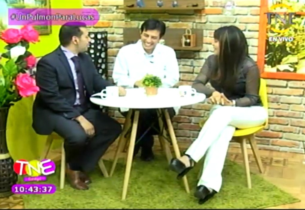 luisastudillop's tweet photo. Ahora! Estaré en el canal @TNEtelevision 99 Cable VTR, compartiendo y comentando sobre la "Medicina Social", que llevo a cabo! #UnPulmonParaLucas #TNETV https://t.co/IKlqei9cX6