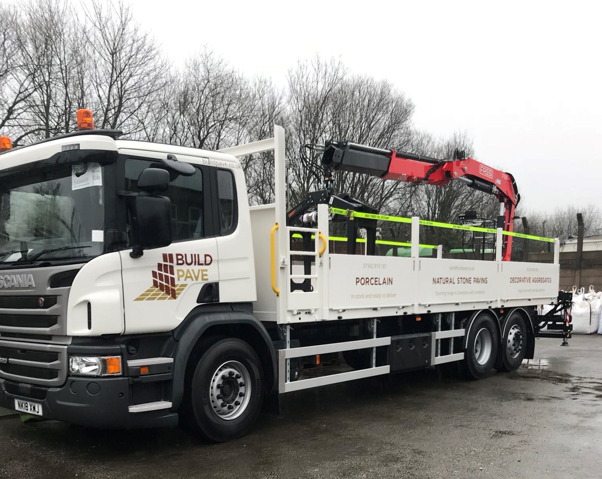 BarleystoneP's tweet photo. We are delighted to announce a new UK Barleystone Merchant, Buildpave of Westhoughton, Bolton-North West England.
They will stock the full Barleystone range of paving &amp; flag products.
Our North West Sales Agent Joe Wareham has organised an outdoor Paving Display pictured below. https://t.co/dKCWEXZznz