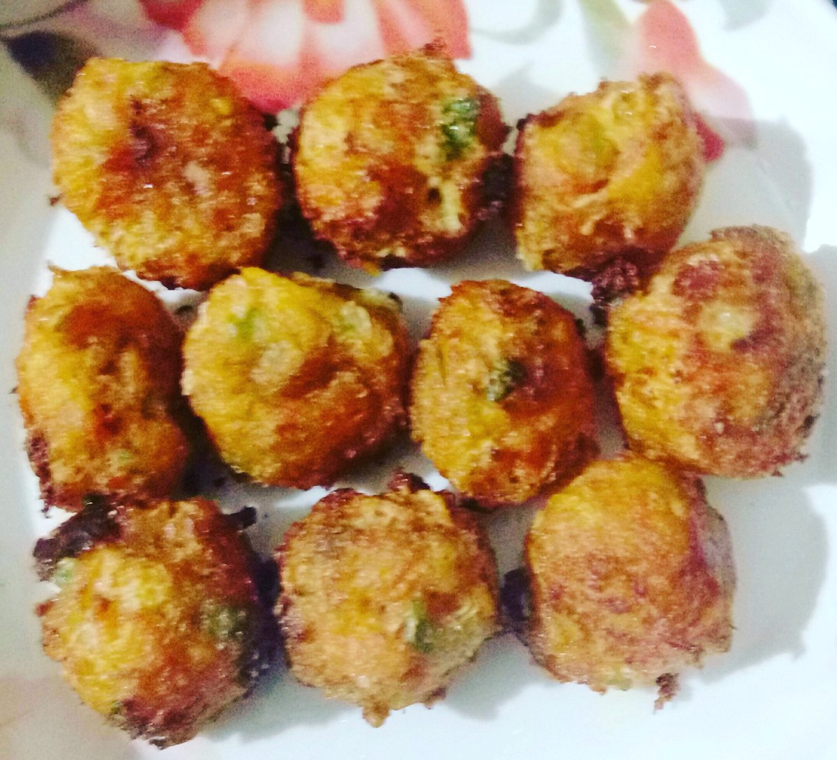 HealingArch's tweet image. Carrot-Capsicum Cheese Balls 💞
#archiecooks #cookingexperiments #ilovecooking #pemperingmyself #jhatpatsnacks #instantcooking #healthyfood #archanaskitchen #stressbustercooking