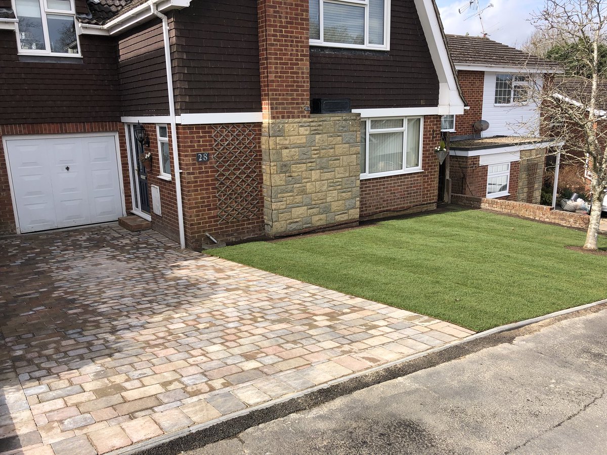 KeystonePaving's tweet image. A small Tegula driveway installed with new lawn.  Makes such a difference.  Check out the customers review on @HouzzUK houzz.co.uk/browseReviews/… @houzz @HouzzAU