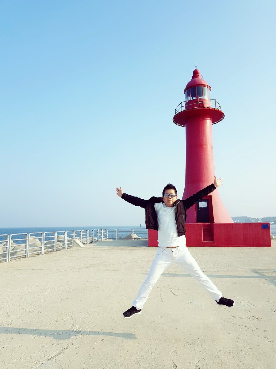 _kinghns's tweet photo. Fly high with a dream !!! Dreams come true. Flying high !!! https://t.co/nQNcHeieHQ