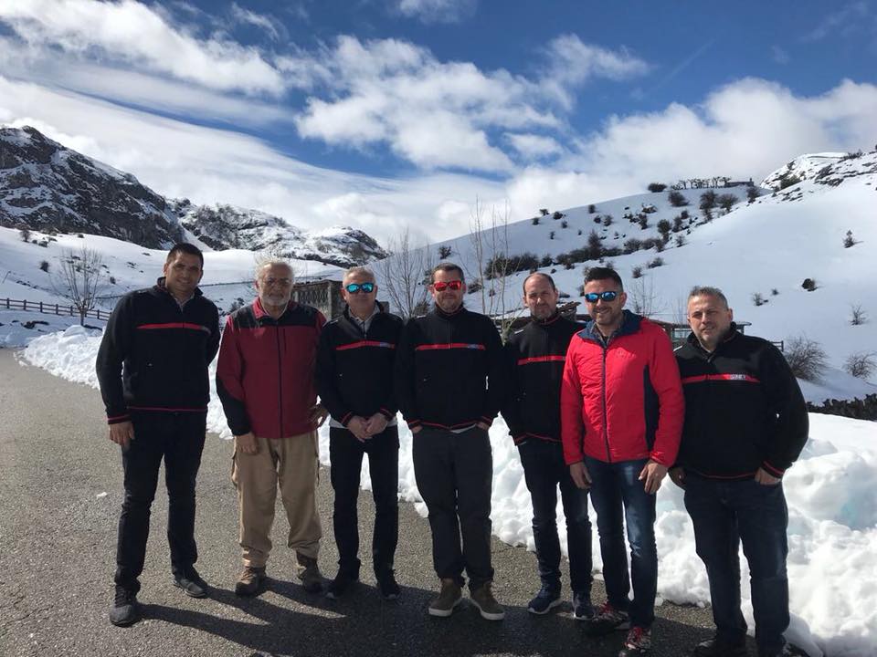 Cerrando detalles, con los organizadores de <a href="/lavuelta/">La Vuelta</a>, en las que serán dos grandes etapas por Asturias:

➡️ Sábado 8 septiembre – etapa 14 – 167km – Cistierna / Les Praeres. Nava
➡️ Domingo 9 septiembre – etapa 15 – 185.5km – Ribera de Arriba / Lagos de Covadonga