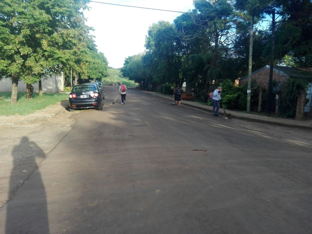 citsantarita's tweet photo. CIT SANTA RITA,27/03 , BARRIDO, LIMPIEZA Y RECOLECCIÓN DE BLANCOS EN CHACRA 77.POSADAS MAS LIMPIA. JOAQUIN LOSADA INTENDENTE .Claudelino Luis Pérez DELEGADO MUNICIPAL.. https://t.co/rbqzdkmUsx