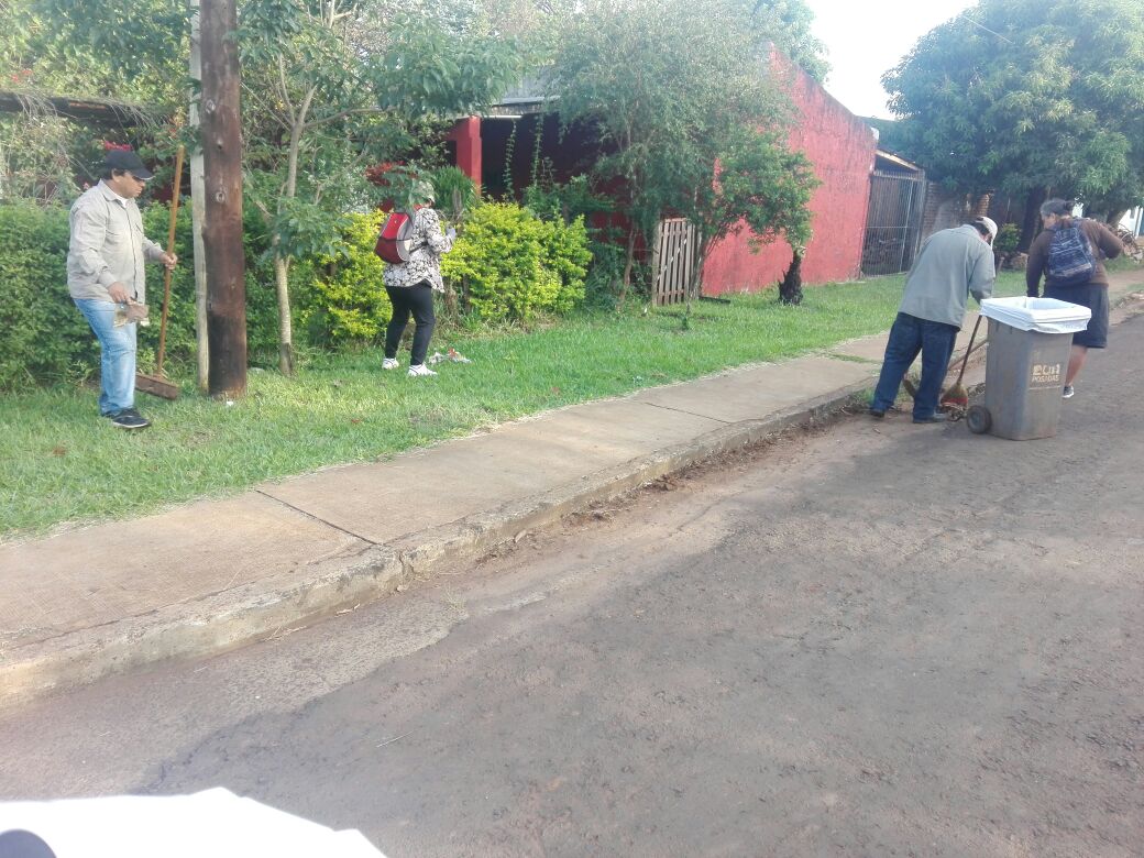 citsantarita's tweet photo. CIT SANTA RITA,27/03 , BARRIDO, LIMPIEZA Y RECOLECCIÓN DE BLANCOS EN CHACRA 77.POSADAS MAS LIMPIA. JOAQUIN LOSADA INTENDENTE .Claudelino Luis Pérez DELEGADO MUNICIPAL.. https://t.co/rbqzdkmUsx