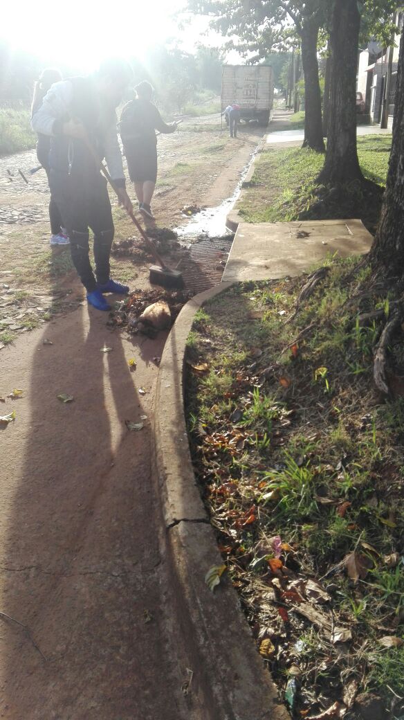 citsantarita's tweet photo. CIT SANTA RITA,27/03 , BARRIDO, LIMPIEZA Y RECOLECCIÓN DE BLANCOS EN CHACRA 77.POSADAS MAS LIMPIA. JOAQUIN LOSADA INTENDENTE .Claudelino Luis Pérez DELEGADO MUNICIPAL.. https://t.co/rbqzdkmUsx