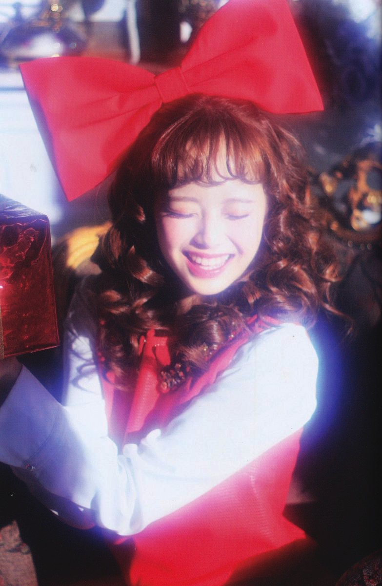 ChuuPicss's tweet photo. At a Weki Meki Fansign, OP told Choi Yoojung that she’s very cute but Yoojung said ‘No, I found someone who’s cuter than me’ so op asked who’s that and yoojung said LOONA Chuu .
#이달의소녀  #LOONA #Chuu #츄 #Yoojung #WekiMeki 
©ryuie https://t.co/OS6JI1kZHN