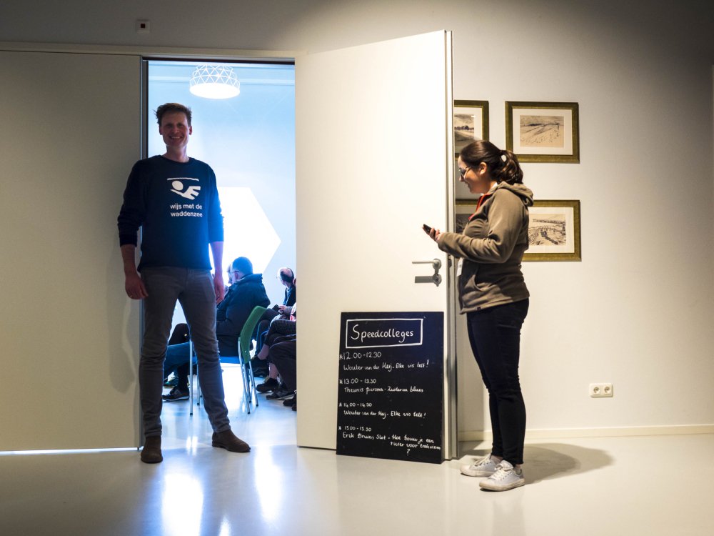 Afgelopen weekend opende <a href="/AWC_Nederland/">AWC</a> voor publiek. Meer dan 3000 mensen bezochten het centrum en deden mee aan de activiteiten #Afsluitdijk #Werelderfgoed #Waddenzee #IJsselmeer #Vismigratierivier #BlijeVis Foto's: Jan de Boer, Renate de Backere ow.ly/HwSy30jbdHO