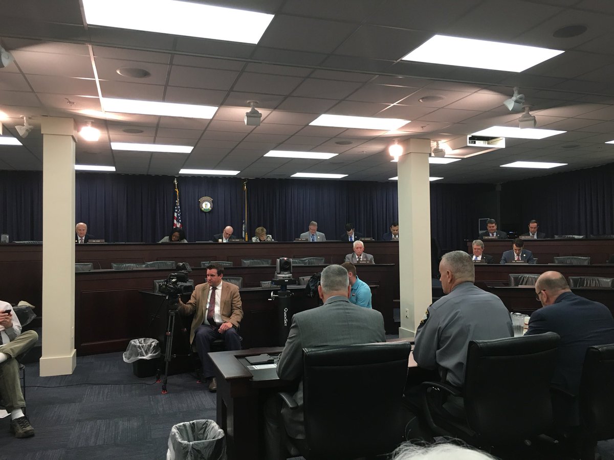 Jess_Halladay's tweet image. Senate committee hearing HB185 on line of duty death benefits this morning. @LMPD #courageandcommitment