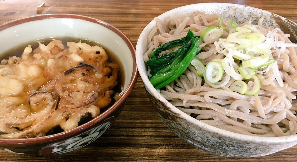 ともろ 栄屋食堂 栃木県大田原市 ミックス 冷やし天ぷらそば うどん 温かいつけ汁でしなしなになった天ぷらがまたイイ感じ 蕎麦の下にはぶっというどんが隠れてます ともろ 栄屋食堂 栃木県大田原市 ミックス 冷やし天ぷらそば うどん 温かいつけ汁でしなしなになった天ぷらがまたイイ感じ 蕎麦の下にはぶっというどんが隠れてます