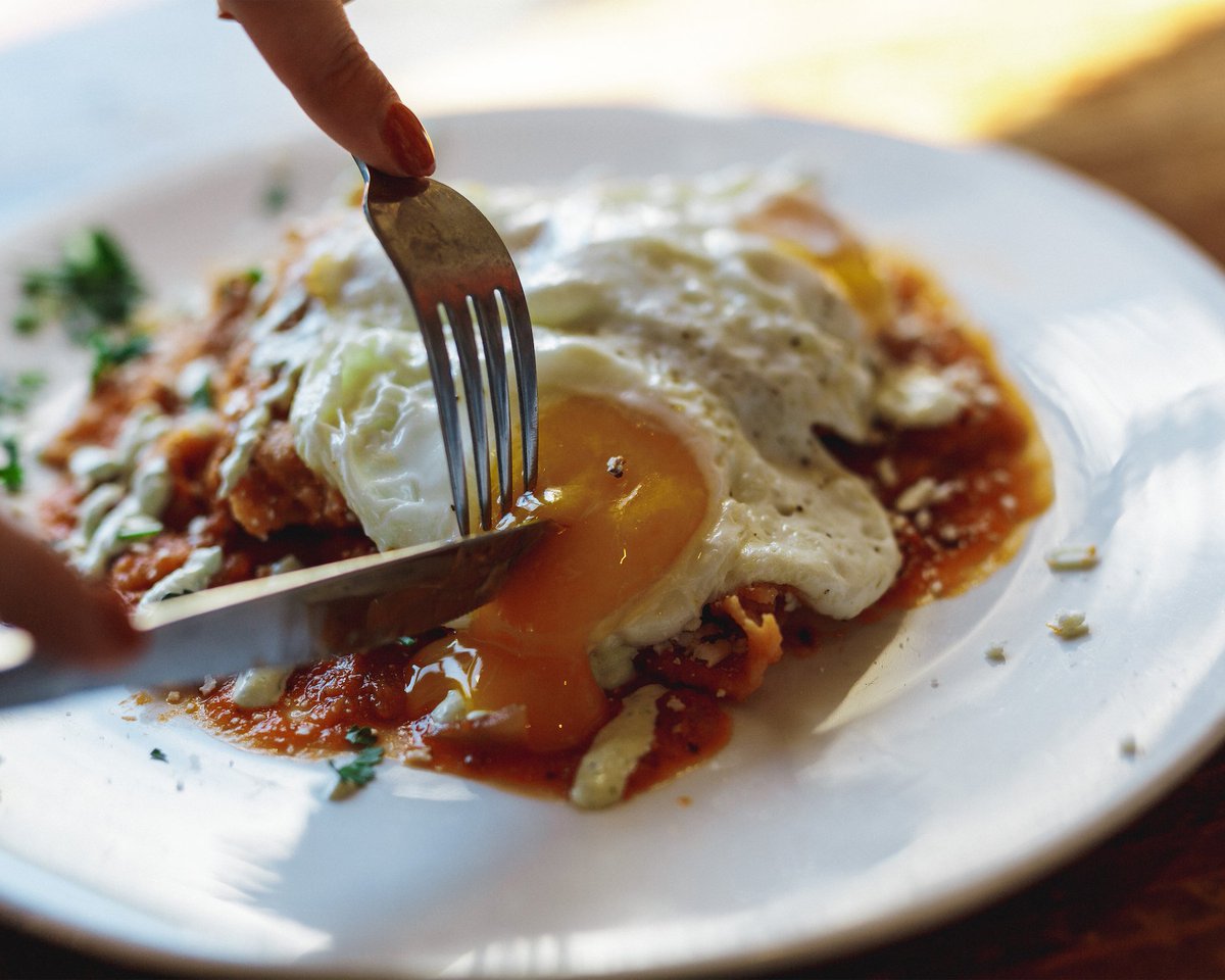 CancunGrillML's tweet photo. This egg yolk is what food porn is made of. https://t.co/mvBX12yaoI