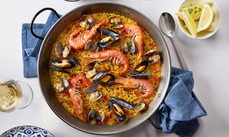 #Paella and wine pairings that will knock your socks off and make you dance the flamenco! bit.ly/2IUz5kO