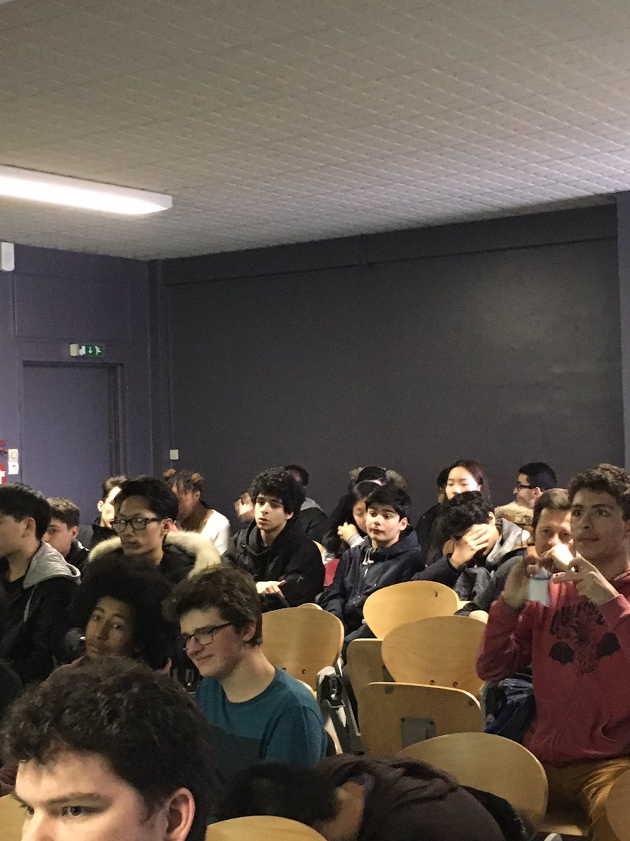 En direct du Lycée Bergson où le Pr. Gérard Berry, chercheur au <a href="/cdf1530/">Collège de France</a>, donne une conférence à 40 élèves de seconde sur "les défis et les nouveaux métiers de l'informatique" en partenariat avec <a href="/Emerige/">Emerige</a> 📱