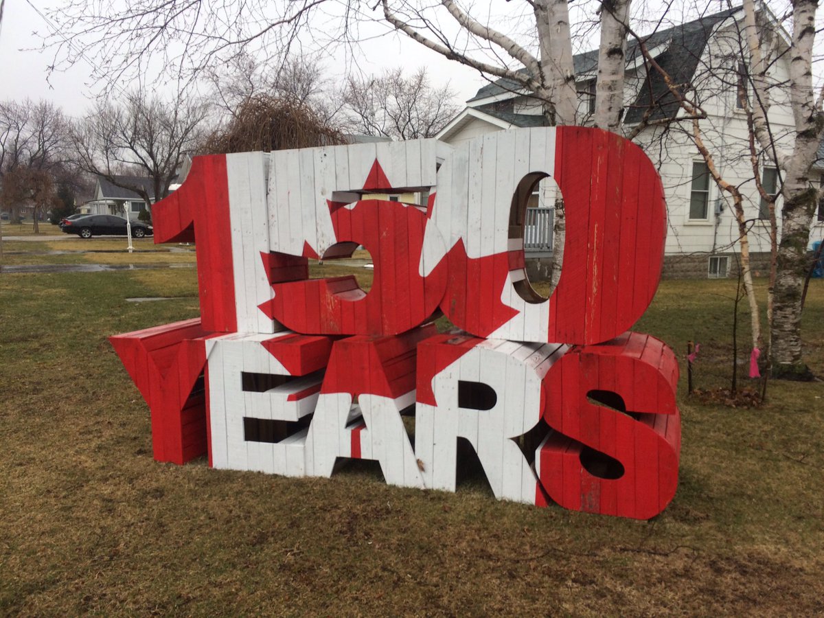 MMaluskeCTV's tweet photo. Love this! #creditshot @CTVWindsor #canada150 #lovemycountry @TownofTecumseh https://t.co/EYMkzwaKh5