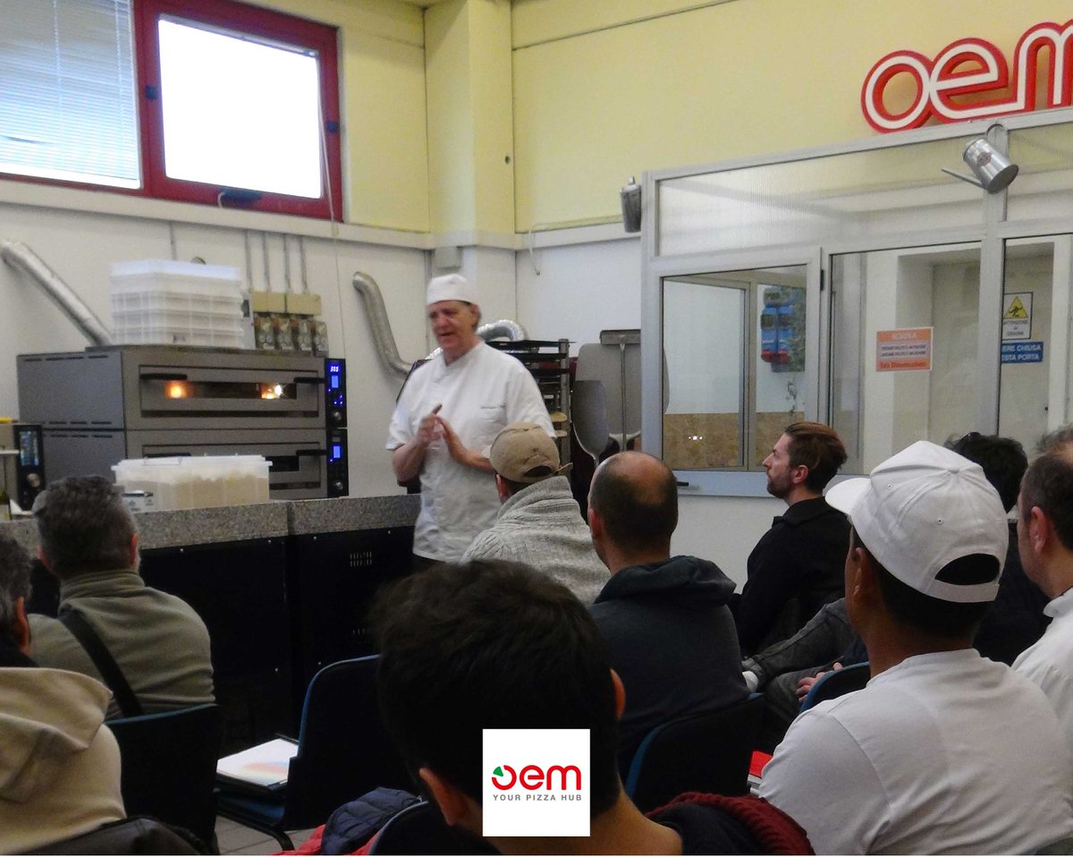 OemPizzaSystem's tweet photo. L'unica volta in cui ne sentirai parlare: MADRI ACIDE! Le farine @molino_pasini ed i forni @OemPizzaSystem con Alessandro Negrini.
#fourspizza #foursàpizza #pizzaofen #gasofen #diviseuses #portionierer #delivery #restaurant #food #italianfood #pizzaoven #pizzatime #pizzapassion https://t.co/HzSggVJybB