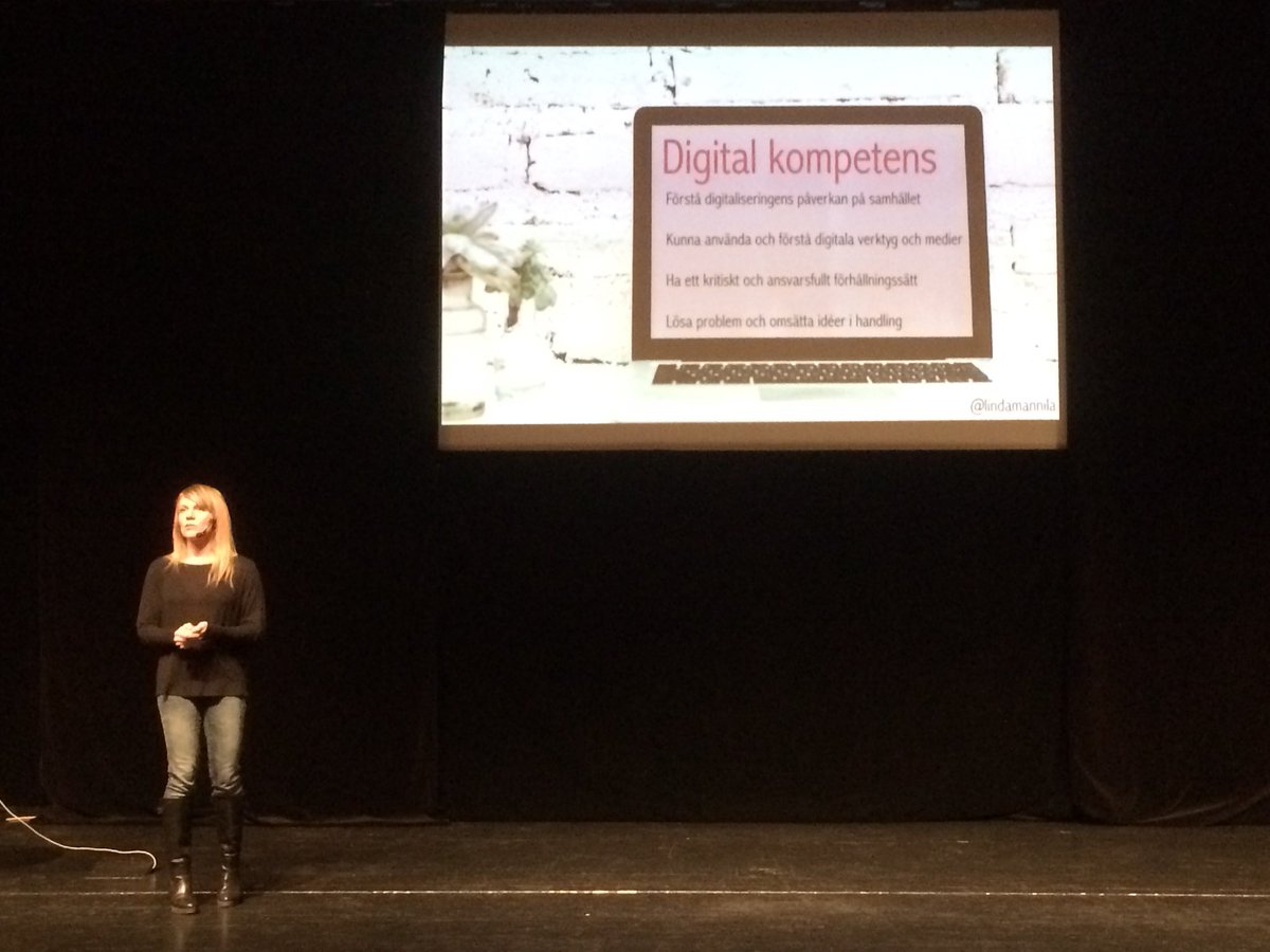 Empaaan's tweet photo. En väldigt inspirerande dag kring digitalisering och utveckling där vi fick lyssna på @lindamannila @angen_s  och @carlheath 👌 Bra styrt @AndreasSHedlund @MediaCenterAC https://t.co/ua99074Tft