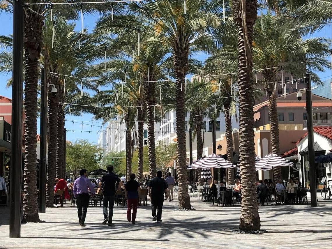 FireUpYourFeet's tweet photo. @americawalks Miami is experimenting with a woonerf where people who walk, bike, and drive cars will try to share space https://t.co/SeolLi4tlN https://t.co/ULtQPzqtpK