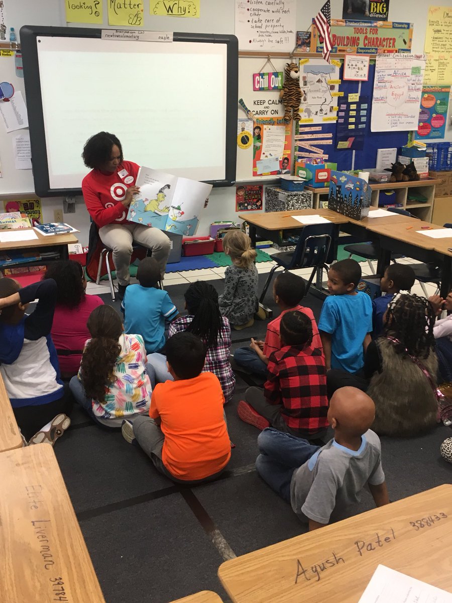MissBaileyMAT's tweet photo. My favorites. Reading. Engaged students and Target. ❤️ #NES #youmatter https://t.co/HUCToIubk9