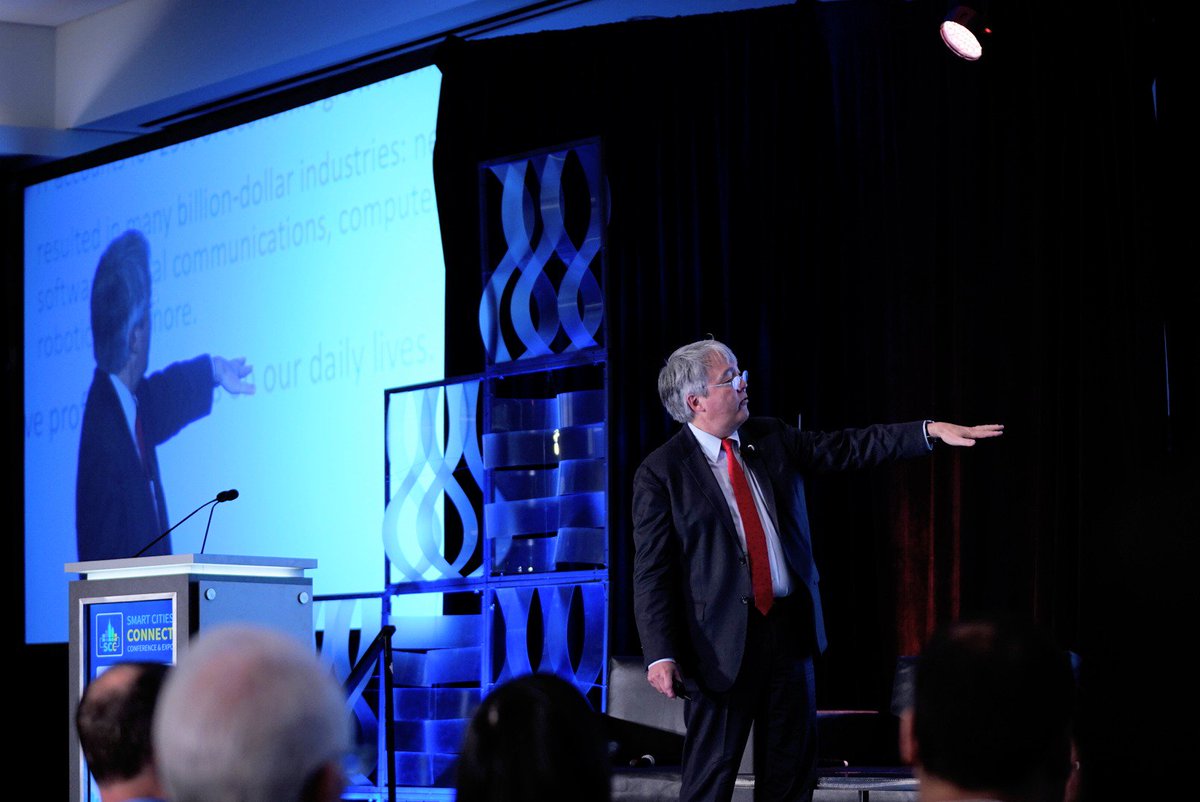 acedrew's tweet image. Jim Kurose on how fundamental research funding powers #USCompetitiveness in @NSF_CISE related industries @HarvardHBS @MarkMuro1 @michaelporter
#scc18 @smartcityc