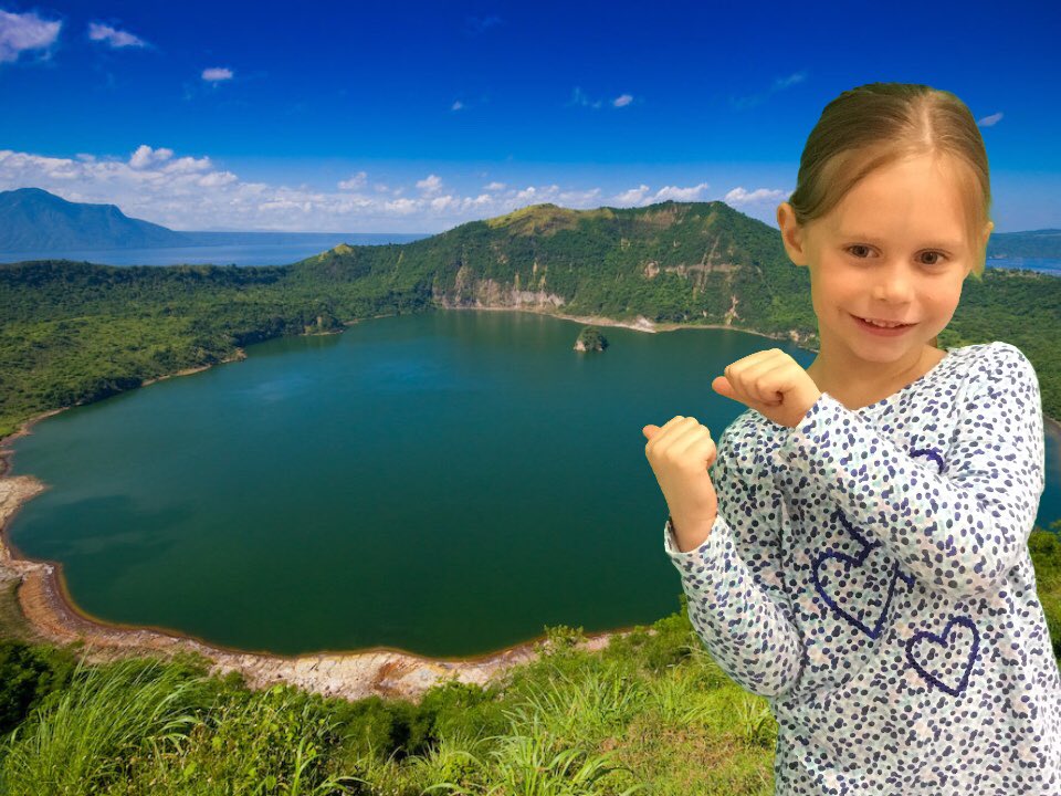 amaysing4th's tweet photo. Learning about landforms using the #greenscreenapp #besgameon https://t.co/X0h7yI4Qb7