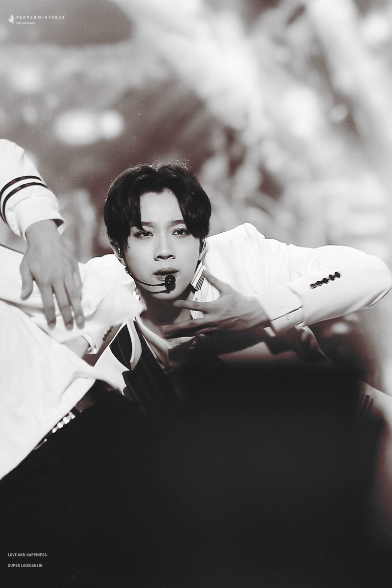 Peppermint_lkl's tweet photo. #赖冠霖 #라이관린 #WANNAONE  #워너원   #賴冠霖 #Wannaone  #LAIGUANLIN 
180323.Music Bank in Chile.HD https://t.co/2PO7tR2HGE
