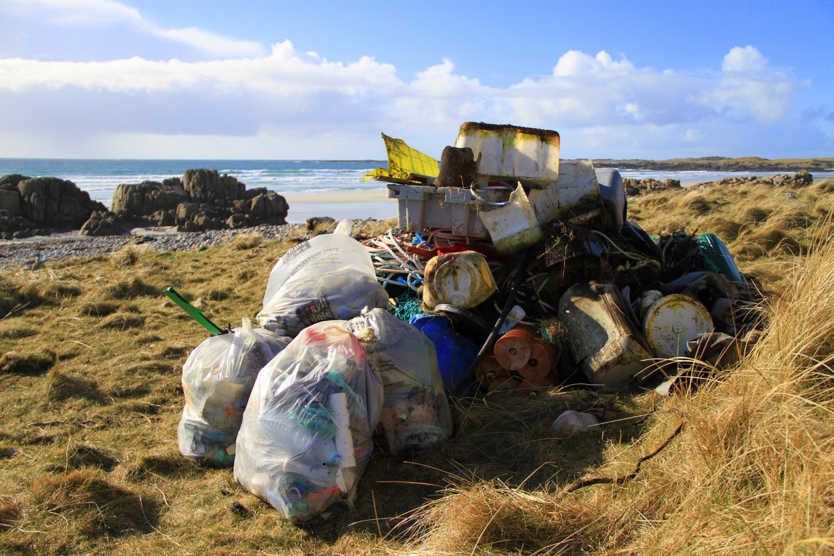 Nadair_Thiriodh's tweet photo. This weekend's BIG #Tiree Tidy saw a monumental, island wide, volunteer #CleanUp effort by our community @CleanUpScotland. We removed 20-Tonnes (minimum) of marine litter from our shores. Do you think this is acceptable, @michaelgove? We don't. https://t.co/5OkzVWwOBx