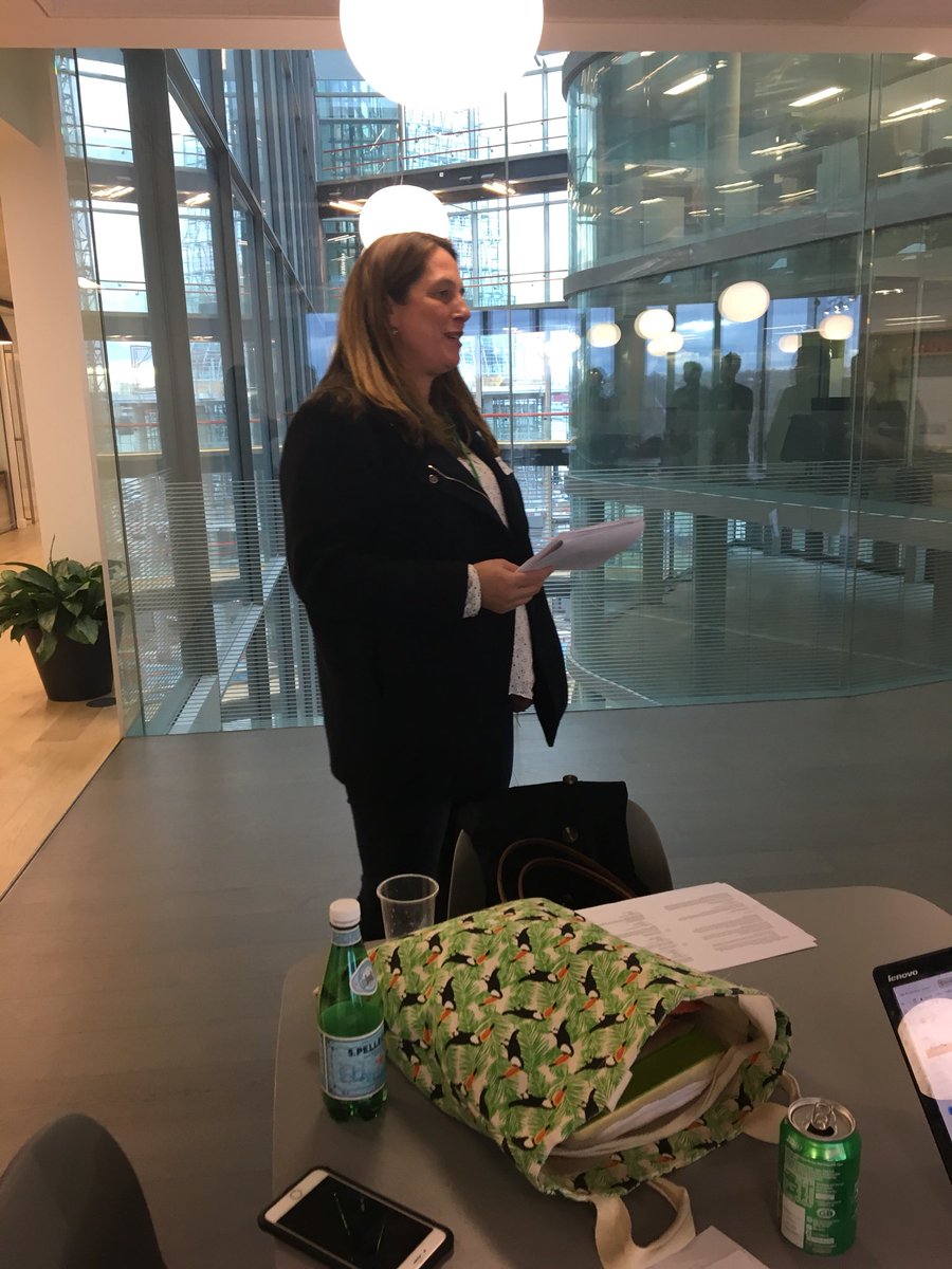 LauraSeamons1's tweet photo. Elevator speech from the startups to start the uplift clinic tonight.  Great to hear all the business ideas #innovation @HelloUpstream @TimeTokens @samimai0 @lavolio_com @wearmit https://t.co/FLUgHgY5Ms