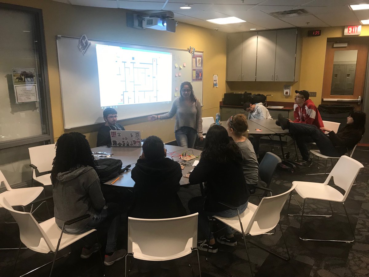 Harrell107's tweet image. HEC Physics Makey-Makey games getting feedback from 8th graders #newshec #physics #makeymakey