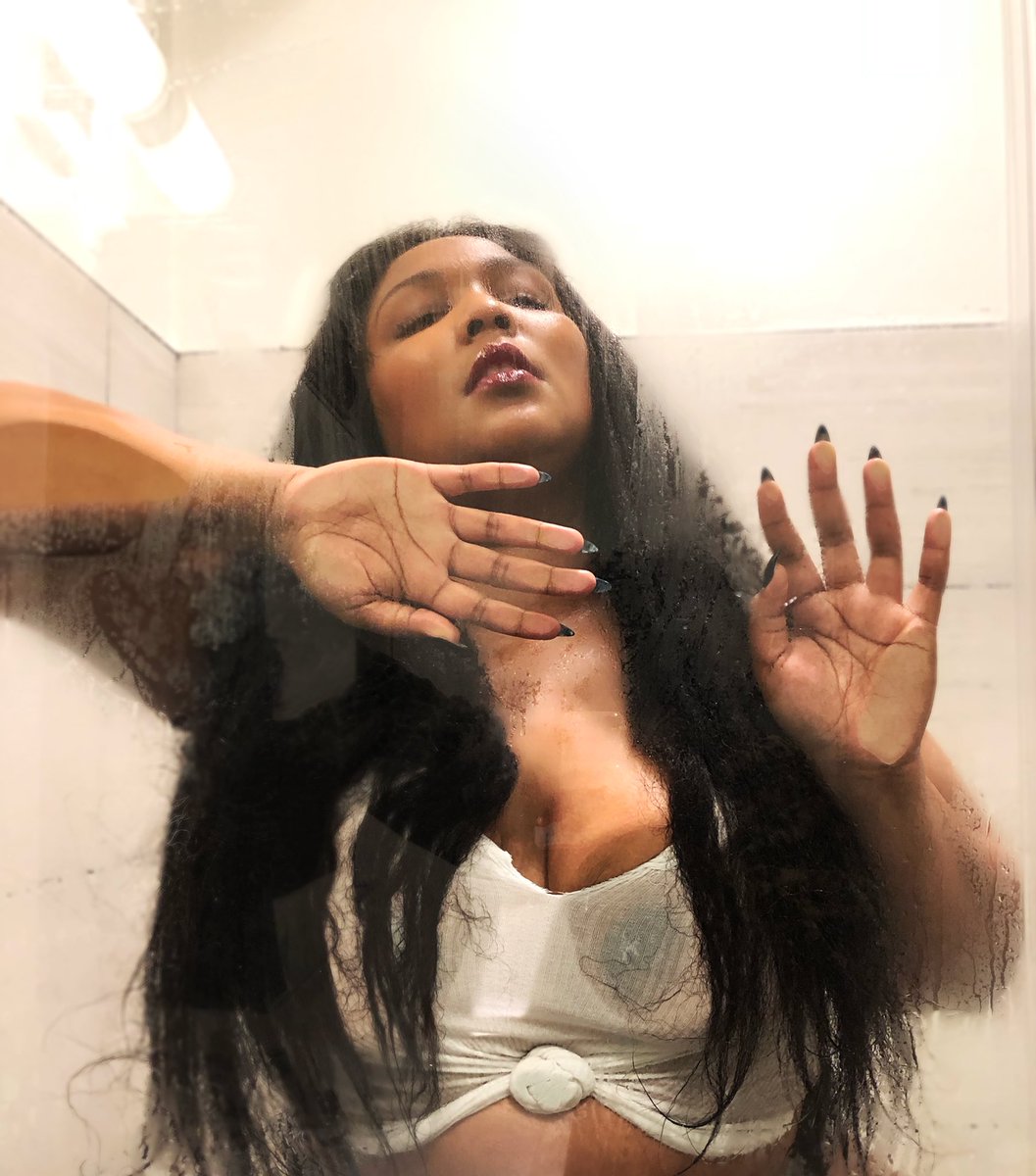 LIZZO tweet media