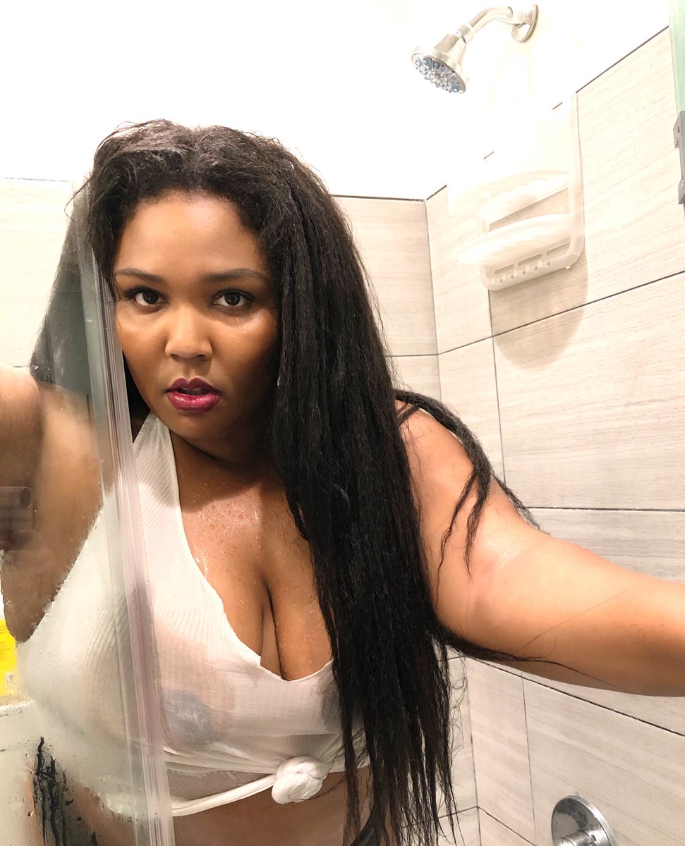 LIZZO tweet media