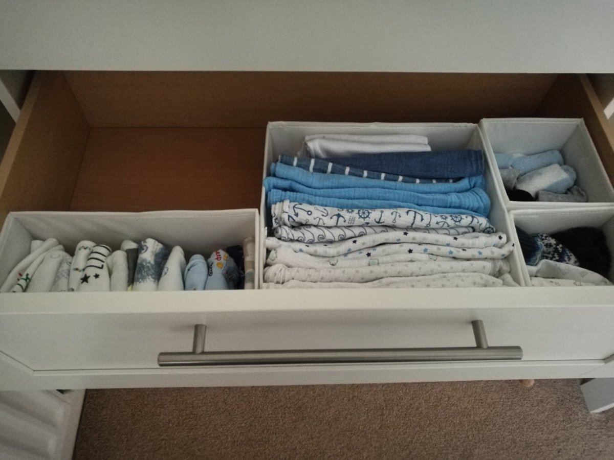 afreshstartuk's tweet image. Using boxes is a great way to keep small items looking neat and organised in larger drawers #APDO #SpringClearing2018 #decluttering #organising