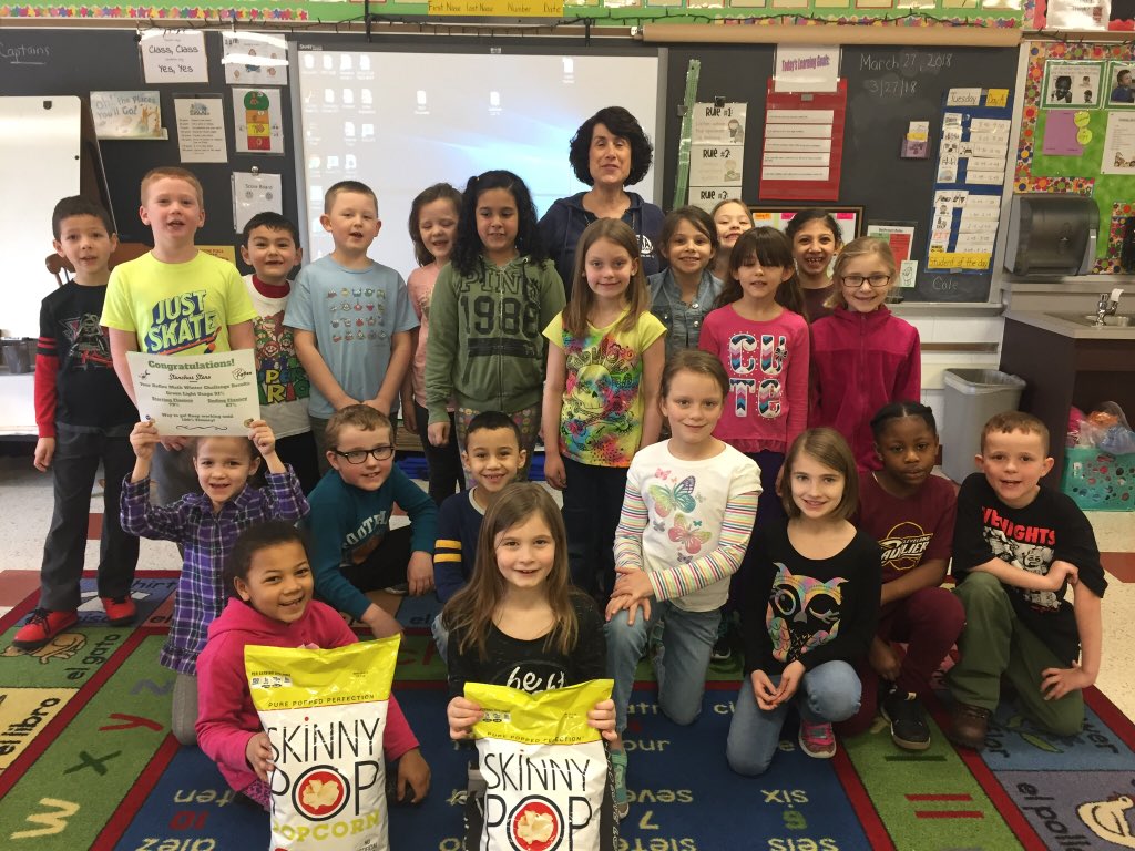 LMGirolamo's tweet photo. Congratulations @MStanchus 2nd graders at @holmesroadtweet for winning a popcorn party 🎉 for highest Green Light usage in @GreeceCentral #ReflexMathChallenge Thx @BJsWholesale for the 🍿 🙌🏼 @K5MathGCSD https://t.co/EuXjNi1CIE