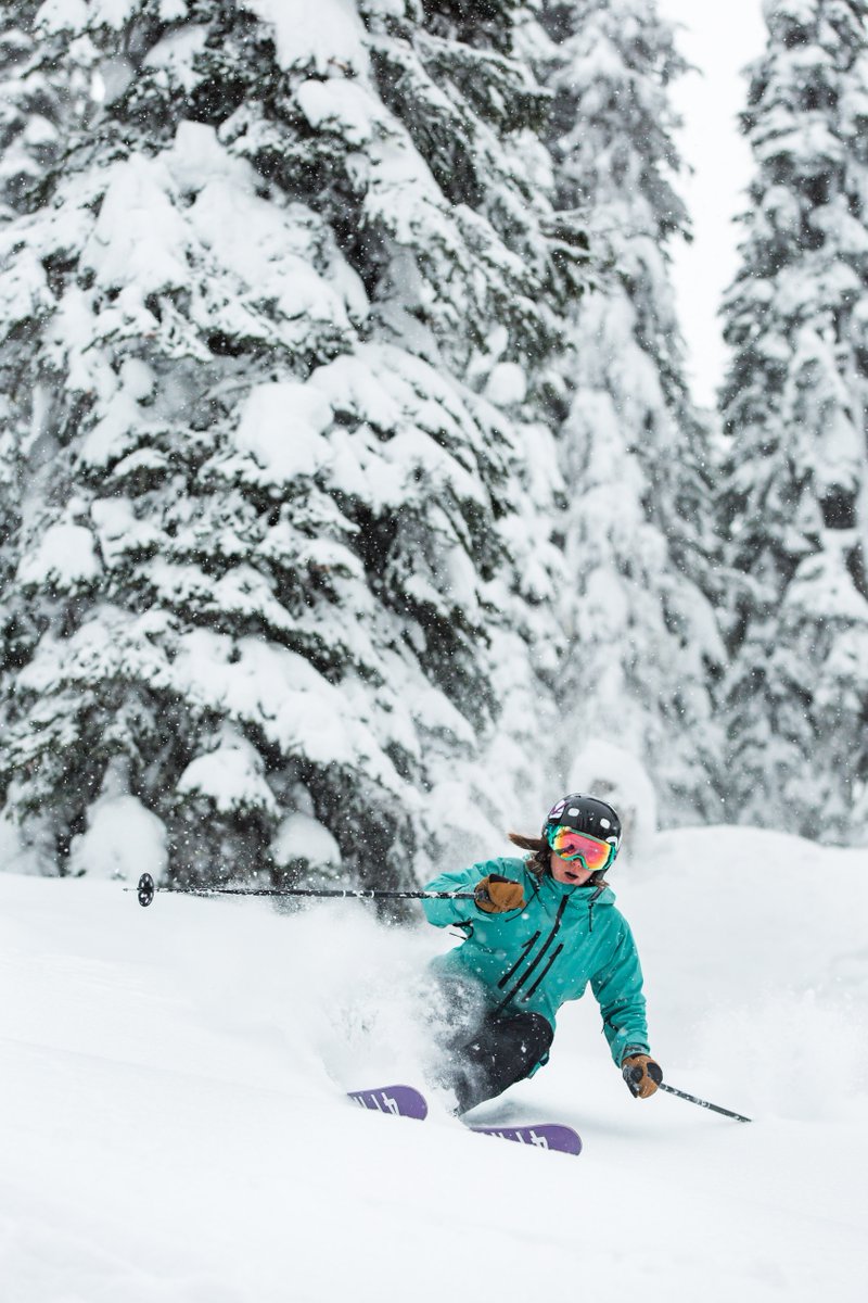 OnTheSnow's tweet photo. RT @revelstokemtn: Get ready for some storm skiing! 8cm overnight, more on the way! Forecast: https://t.co/gLsCPSqpSn
#Revelstoked #10YearsofStoke https://t.co/d9jLPHSrVL