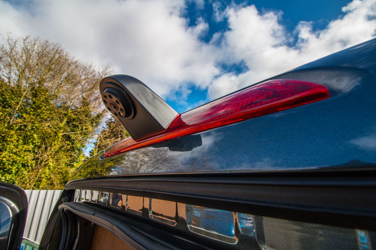 VanLineNI's tweet photo. This Ford Transit was fitted with our Hi-Grade plyline kit to protect the loadspace, and a brake light reversing camera with 7" mirror monitor installed, giving a more factory look.  #GetTheMostFromYourVan #ford #transit #reversingcamera #plyline #van #vanconversion https://t.co/Hliymhm8oh