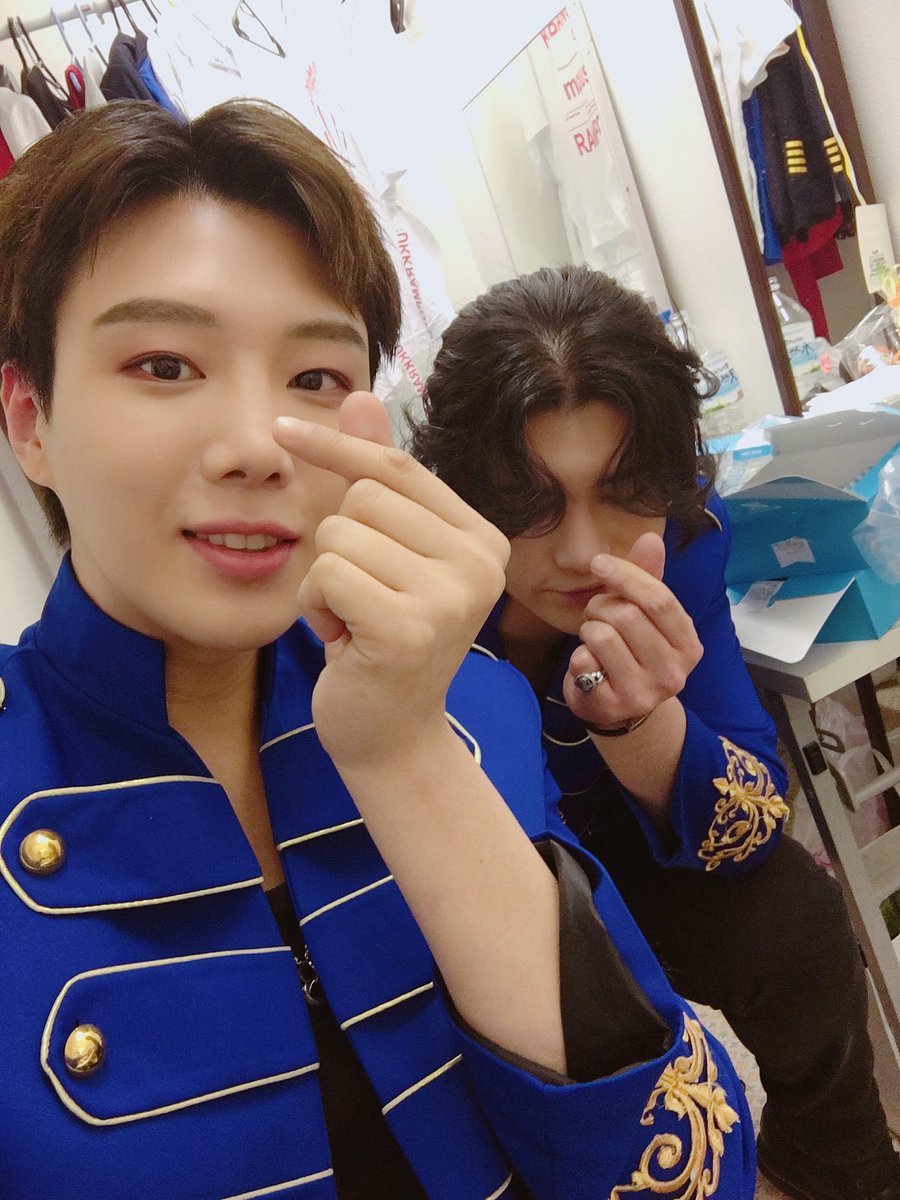 Fotos de YeJun en Twitter del 5 de enero  al 4 Abril 2018 DZTbP1AUQAAVj-Y