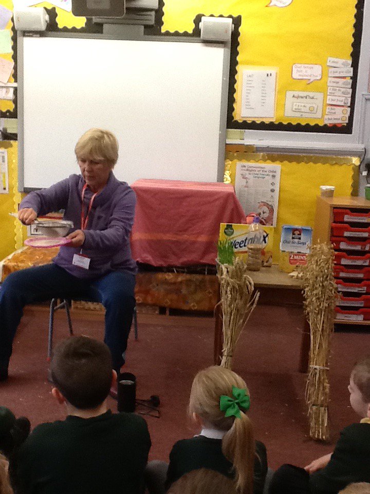st_marys_leith's tweet photo. Primary2a had a fantastic visit from Farmer Barbara @TheRHET. She brought a hen and explained all about how food gets from the farm to the plate.  Very interesting! https://t.co/p1qNlZuocl