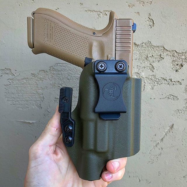 Holster love from @blaw556 with ・・・ @anrdesignllc AIWB rig for @glockinc 19x and @surefire_llc x300ub. Simple, elegant.
-
-
 #guns #ammo #pew #ANR #blaw556 #ANRdesign #9mm #pistolporn #rifleporn #united2a #MP #concealedcarryunited #2A #concealedcarry  #smithandwesson #CZ #P…