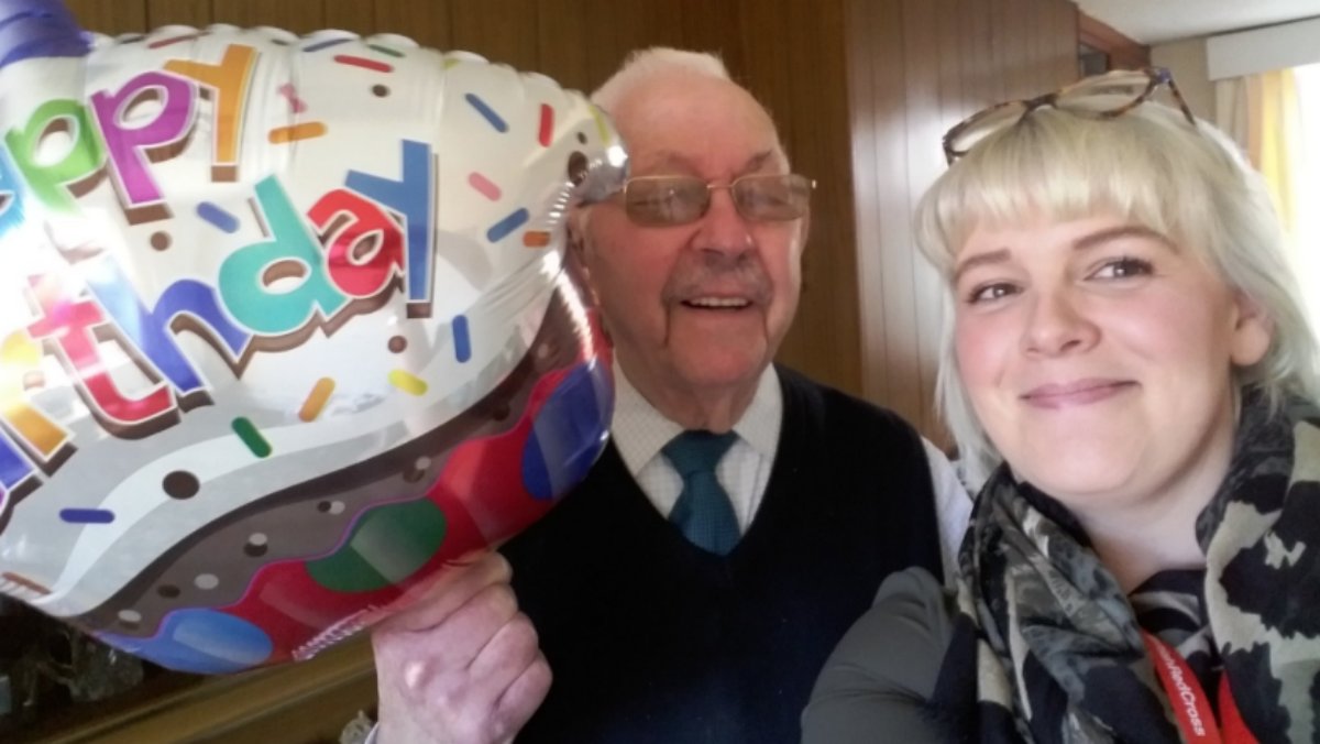 BritishRedCross's tweet photo. Happy 9️⃣2️⃣nd birthday to Ivor! 🎉

With cups of tea and colouring, Red Cross Community Connector Linzi helps him feel a little less lonely in #Blackpool. ☕ https://t.co/Smc3wqcXzA