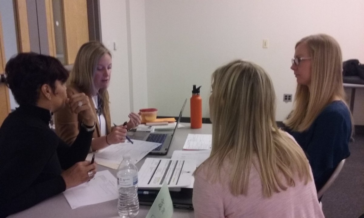 LauraHeinaacps's tweet photo. Shannon sharing her coaching video and getting feedback from RSAs #AACPSrightstart https://t.co/JpD7DeZVaj