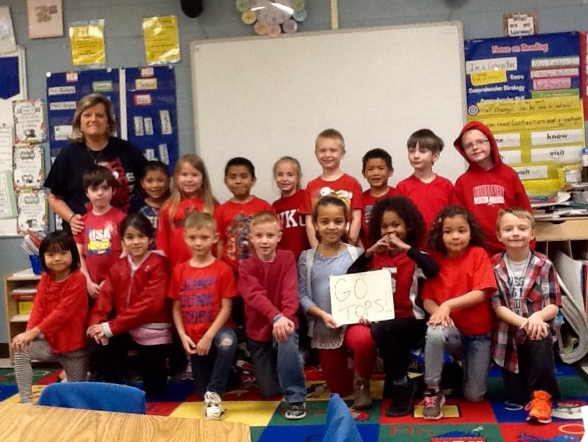 DebbieEmbry's tweet image. We are supporting our WKU Toppers today!!👍🏻❤️🏀🏀
