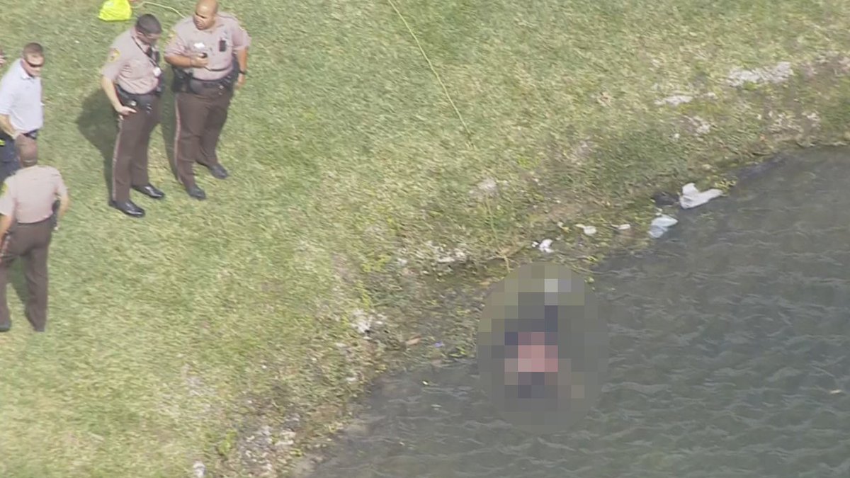 #BREAKING Body found floating in canal at Palmetto Golf Course bit.ly/2ITYon0?utm_so… https://t.co/hqWVsMKC7r