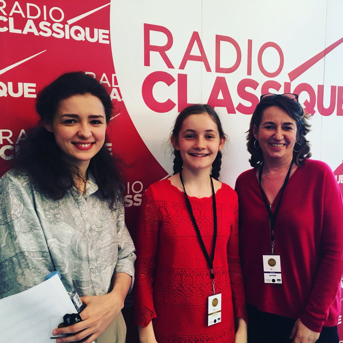 radioclassique's tweet photo. .@lauremezan et ses invitees @AlmaDeutscher - violoniste/pianiste/compositrice prodige de 13 ans et @AKobekina -violoncelliste #generationaix @FestivalPaques #journalduclassique #diffusion20h https://t.co/bAfSIOlwZh