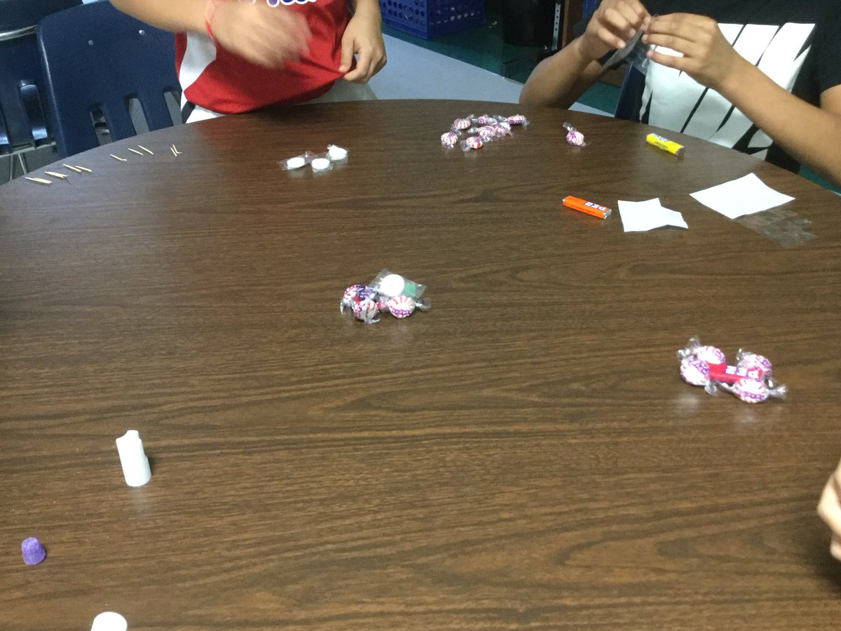 MaryMills37's tweet photo. #steubinginspired Ss forming assembly lines to create their own candy cars. #socialstudies #assemblyline #henryford https://t.co/AJaCO9E4Tu