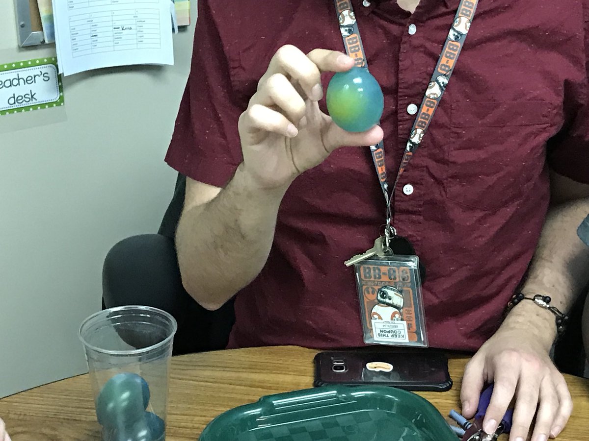 heatherhballard's tweet photo. What happens when you put an egg in vinegar? The shell disappears and the egg turns rubber. #prekrocks #DWEeagles https://t.co/w35J8HOUQY