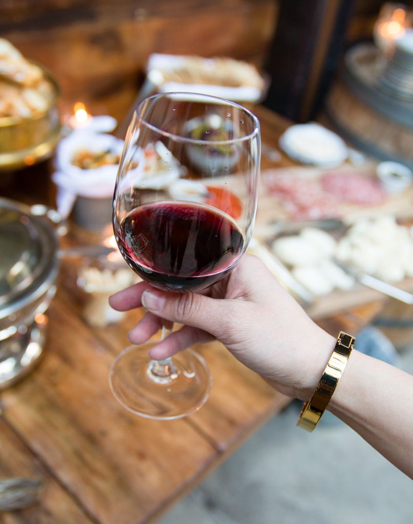 nydrinksny's tweet photo. It's already been a week since the NY Drinks NY Grand Tasting, and we're still dreaming about all the wonderful New York wines we tasted. Tell us some of your favorites from the tasting! #NYDrinksNY https://t.co/aMHVKef7AI
